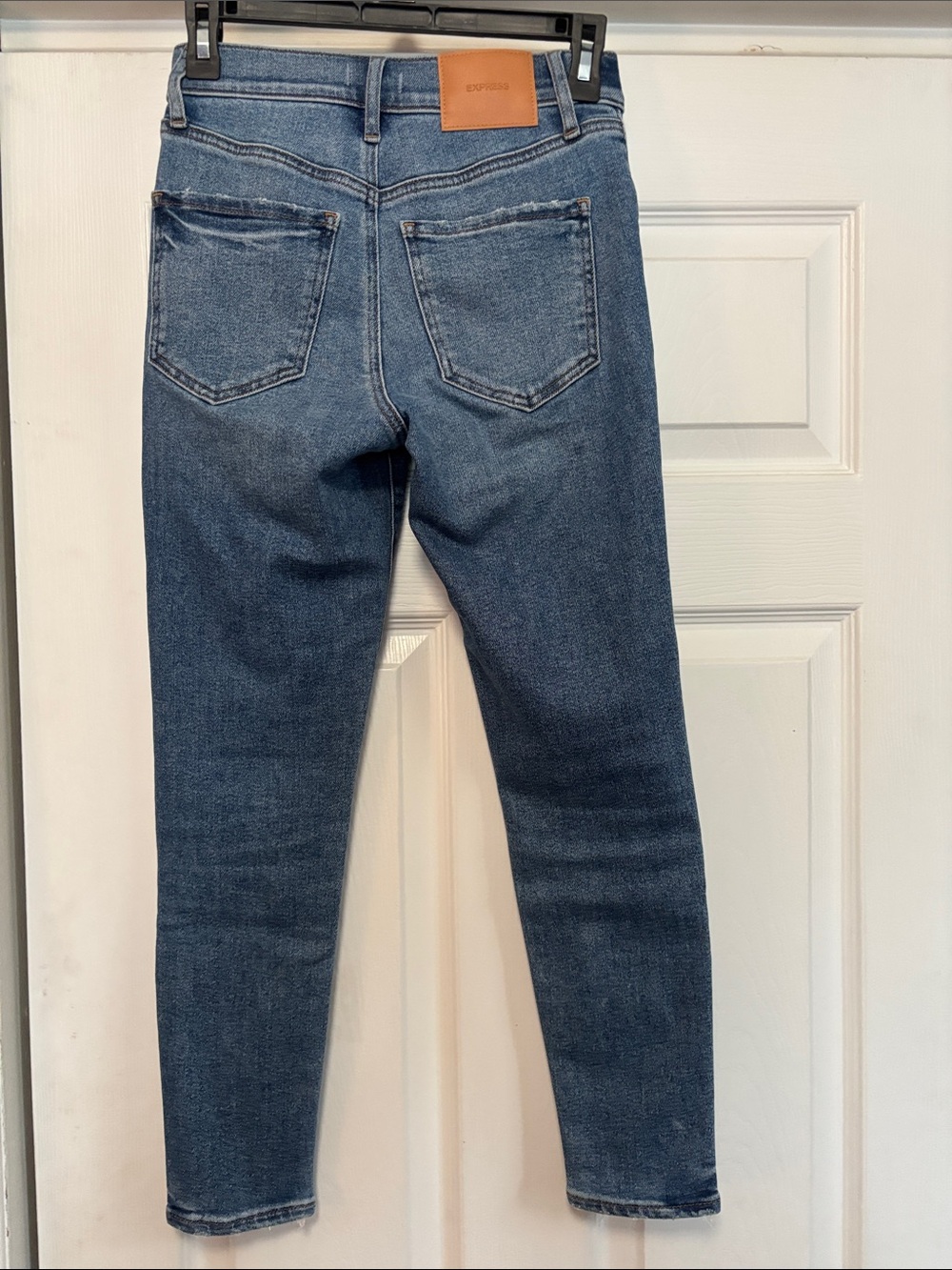 Express distressed skinny mid rise petite jeans - Picture 4 of 7